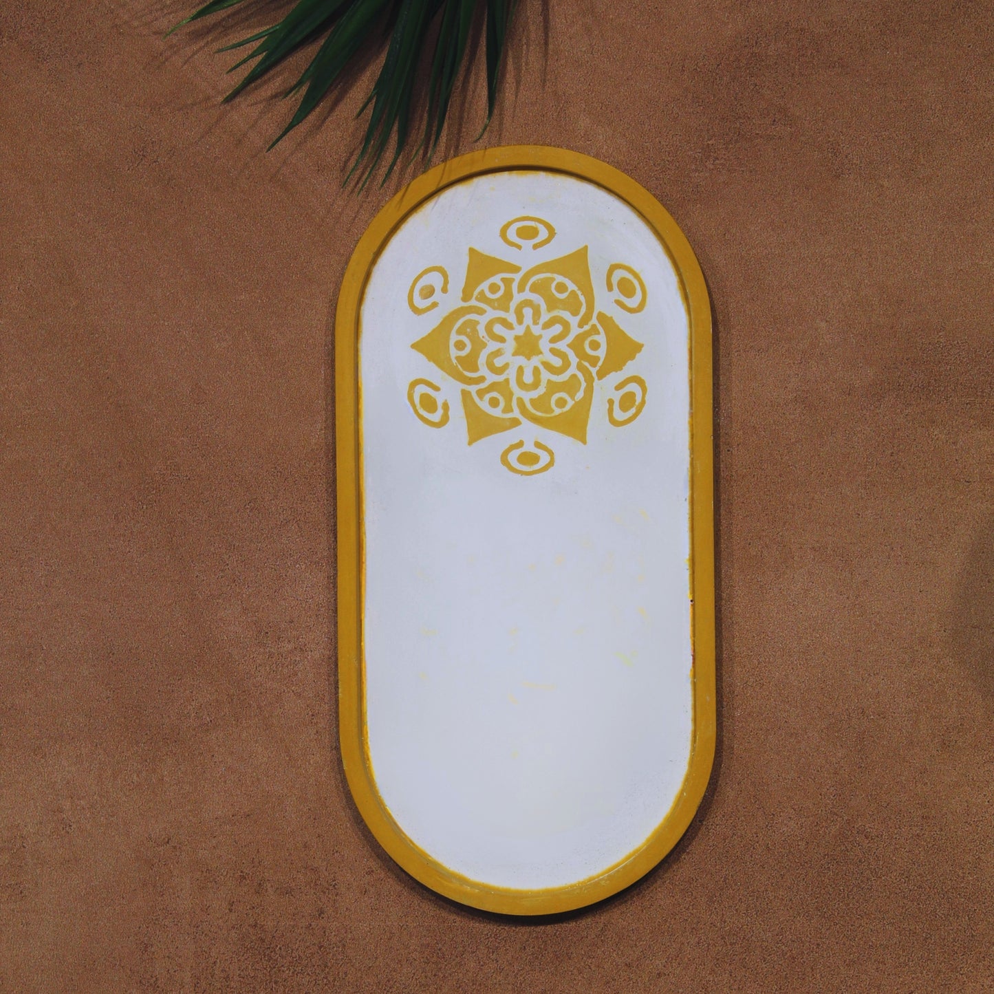 Etagere Grande Coloured: Artisanal Engraved Tray